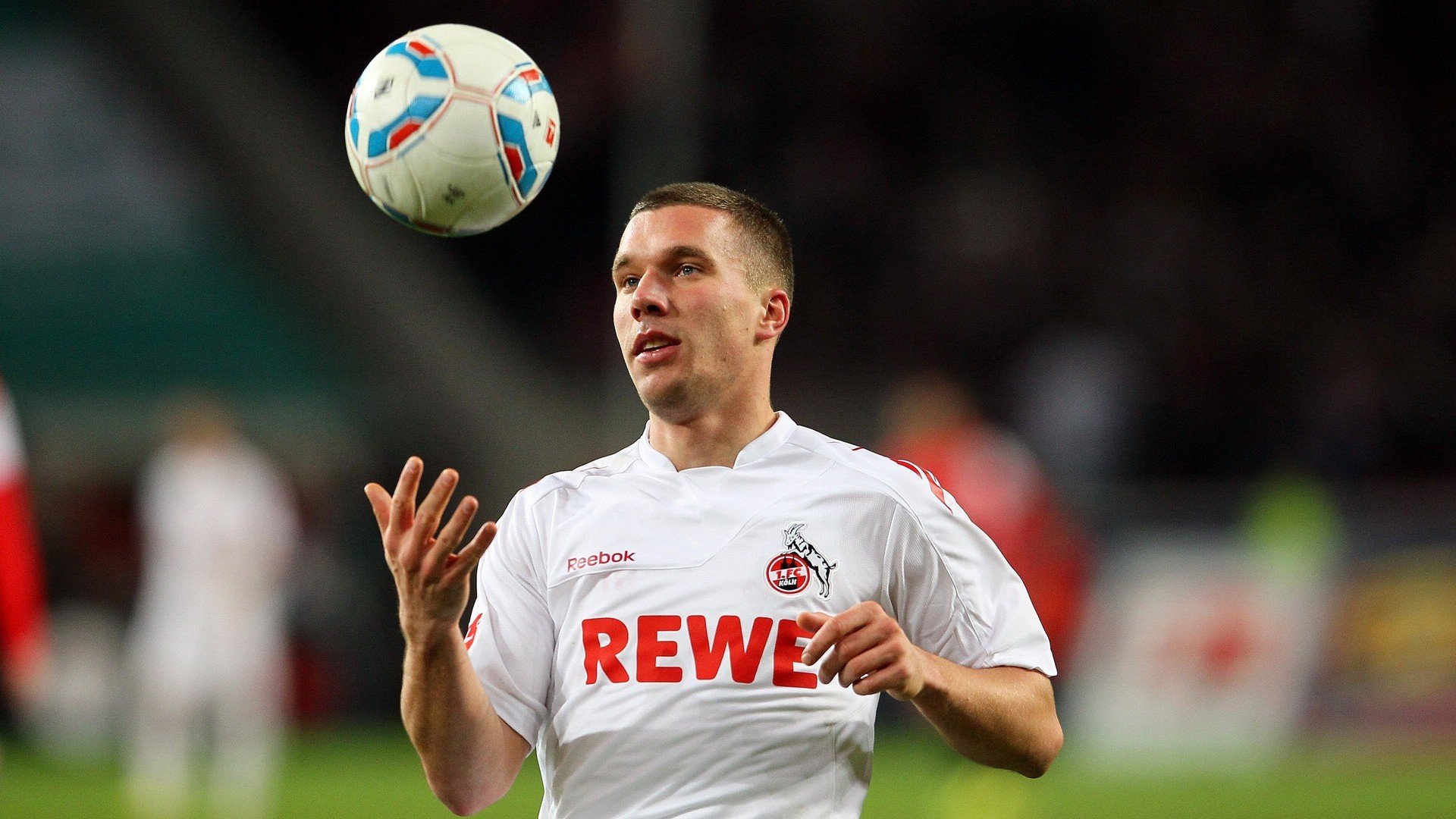 克莱末节19分接管比赛，猛龙队血拼上海队背后的篮球全球化真相