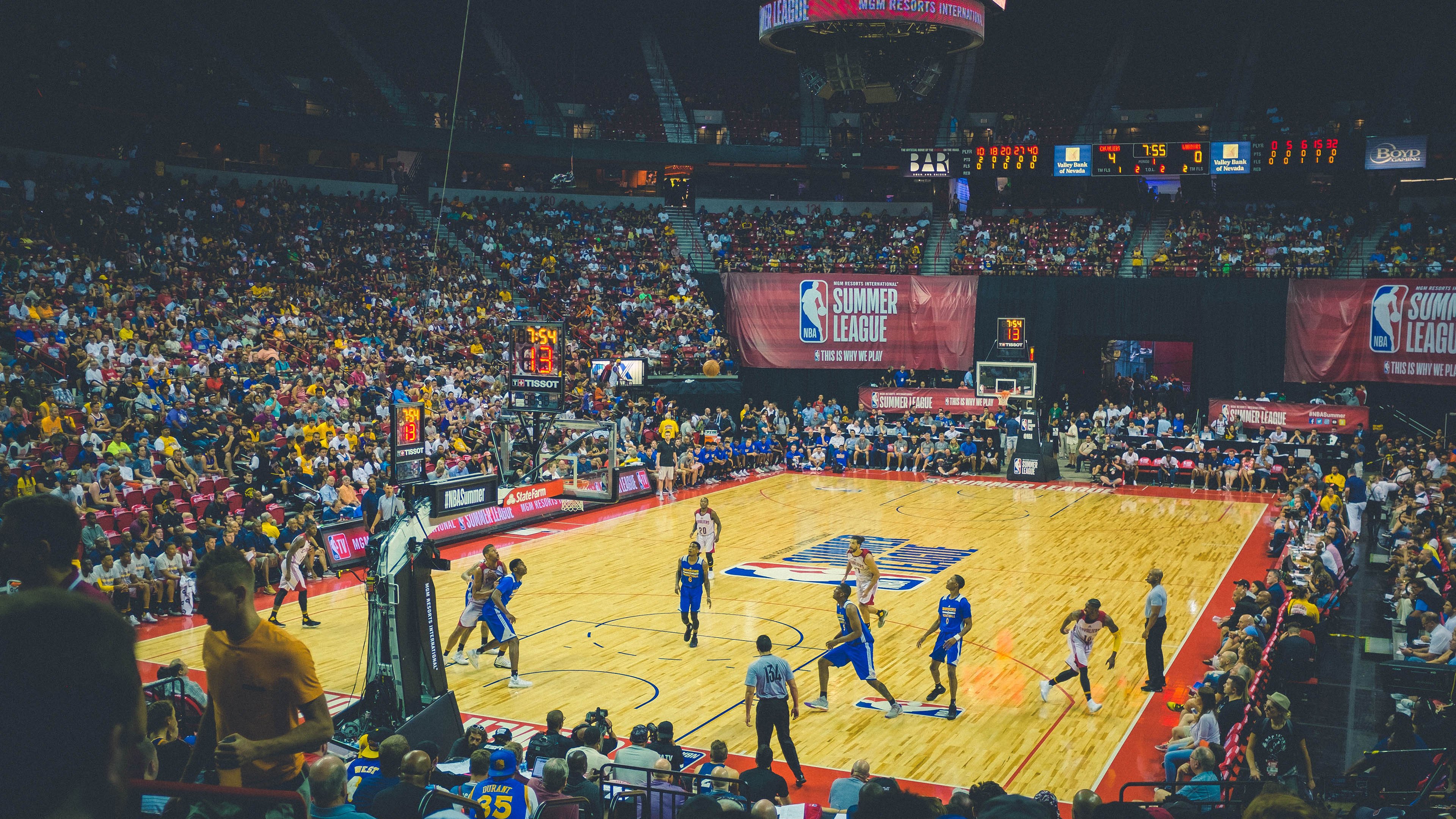 欧文降维打击，当NBA巨星在CBA赛场开启教学局