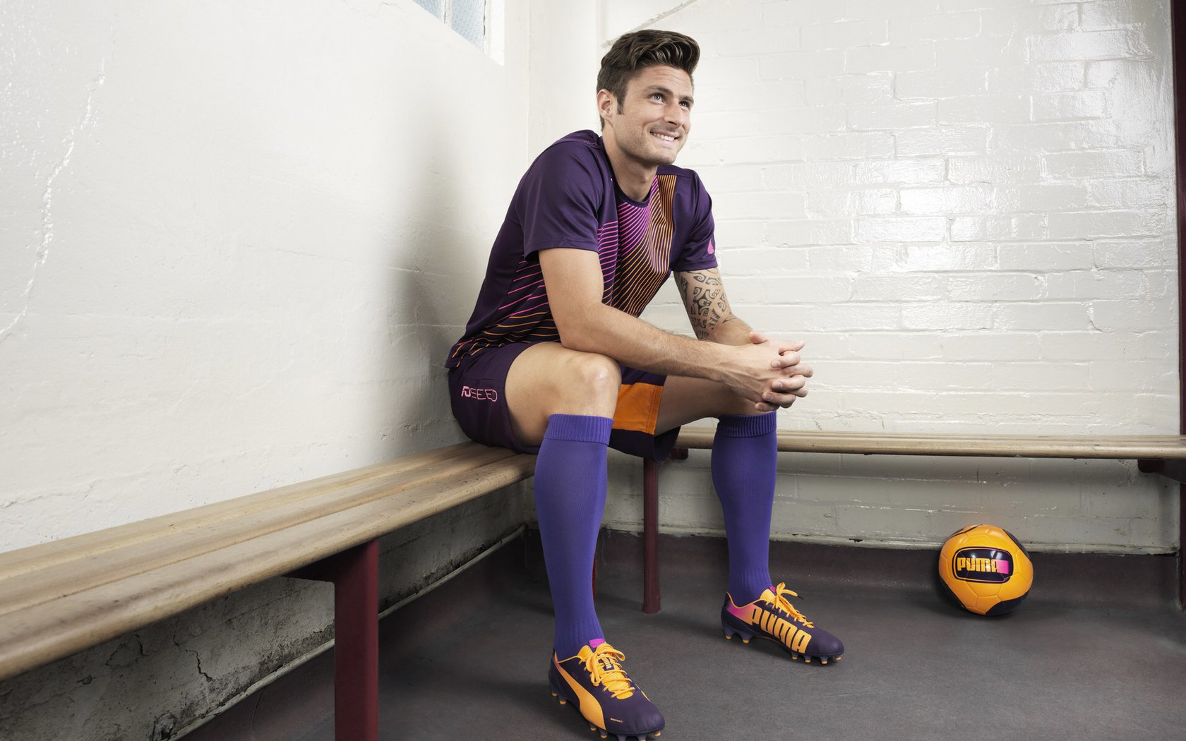桑巴与天蓝的激情碰撞,佩德里领衔,巴西乌拉圭演绎经典攻防